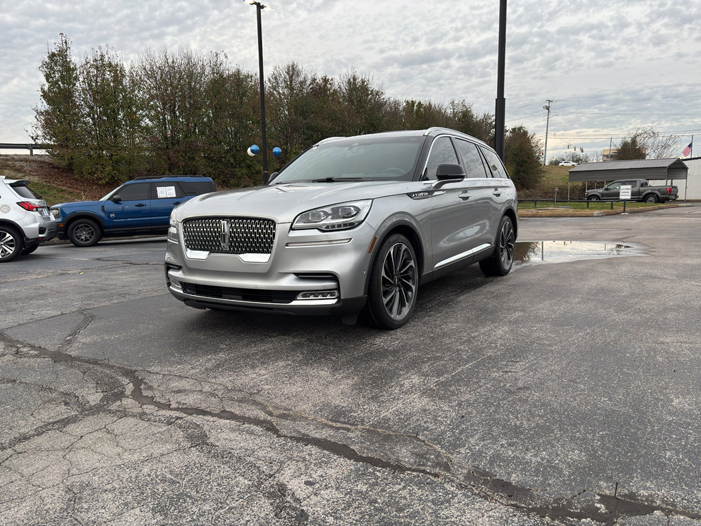 Used 2021 Lincoln Aviator Reserve w/ Equipment Group 202A image 2