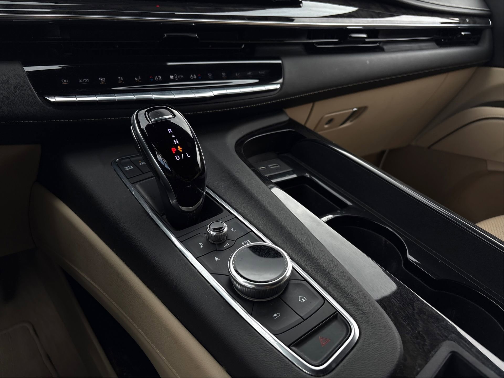 Used 2021 Cadillac Escalade ESV Premium Luxury image 29