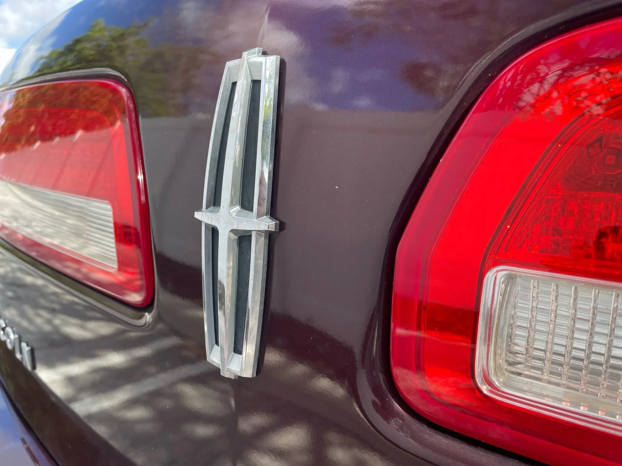 Used 2011 Lincoln MKZ Hybrid image 11