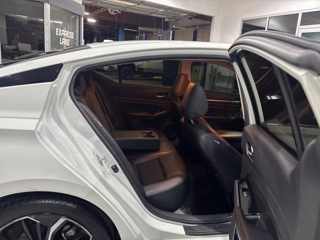 Used 2023 Nissan Altima 2.5 SR FWD image 33