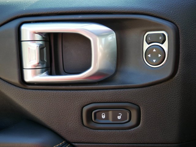 Used 2024 Jeep Wrangler Unlimited Sahara w/ Safety Group AWD/4WD image 14