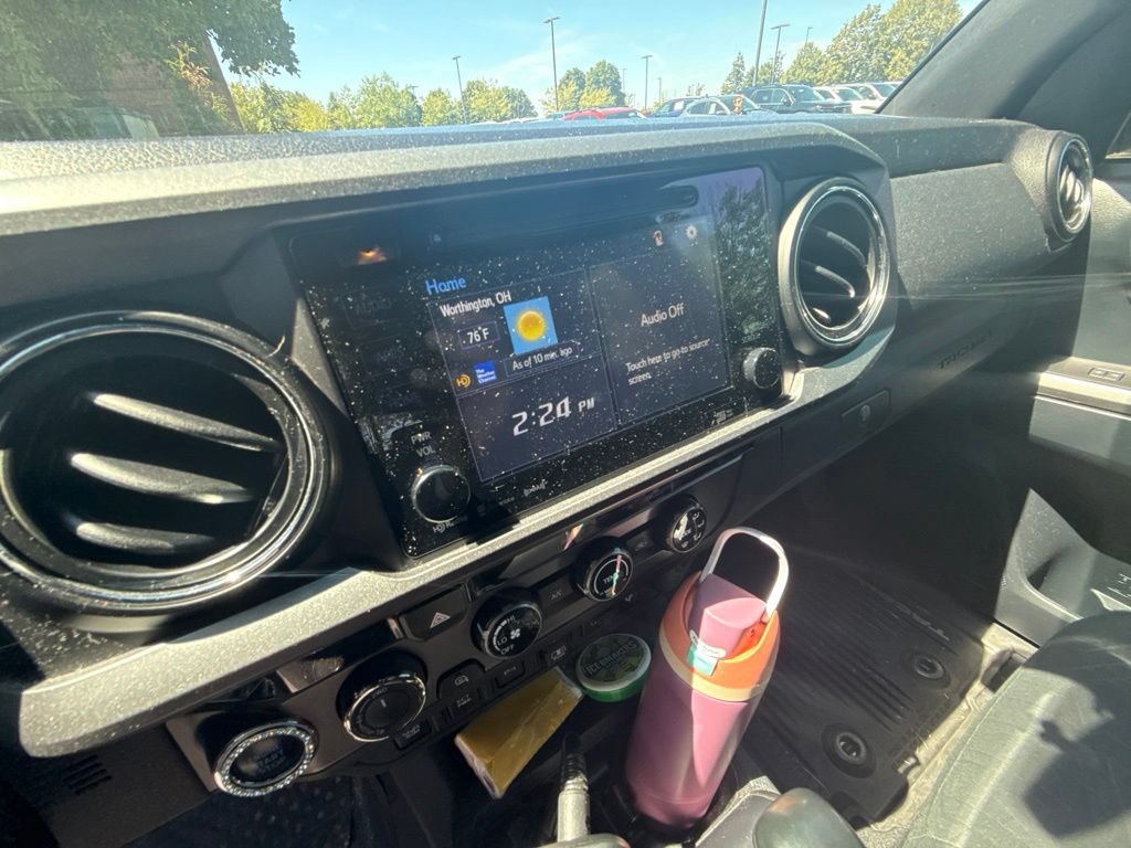 Used 2018 Toyota Tacoma TRD Sport w/ Technology Package AWD/4WD image 12