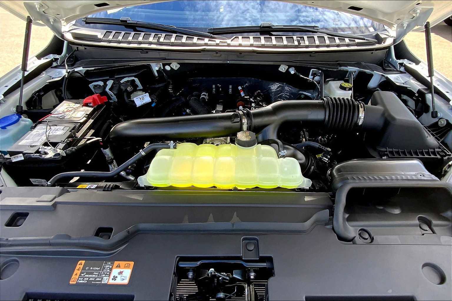 New 2025 Lincoln Navigator L Reserve w/ Jet Appearance Package image 16