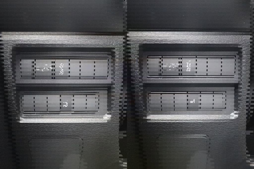 New 2026 Mitsubishi Outlander ES image 13