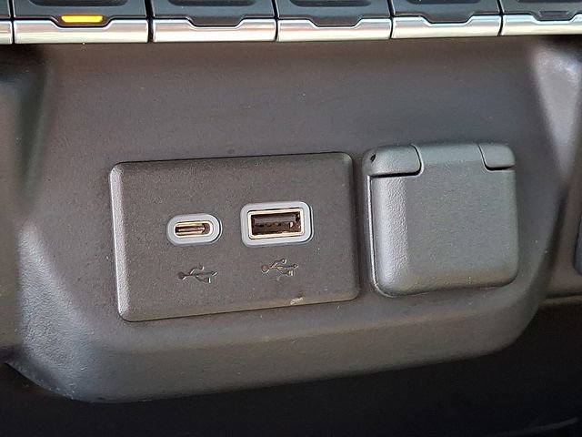 Used 2021 Chevrolet Silverado 1500 Custom w/ LPO, Dark Essentials Package image 21