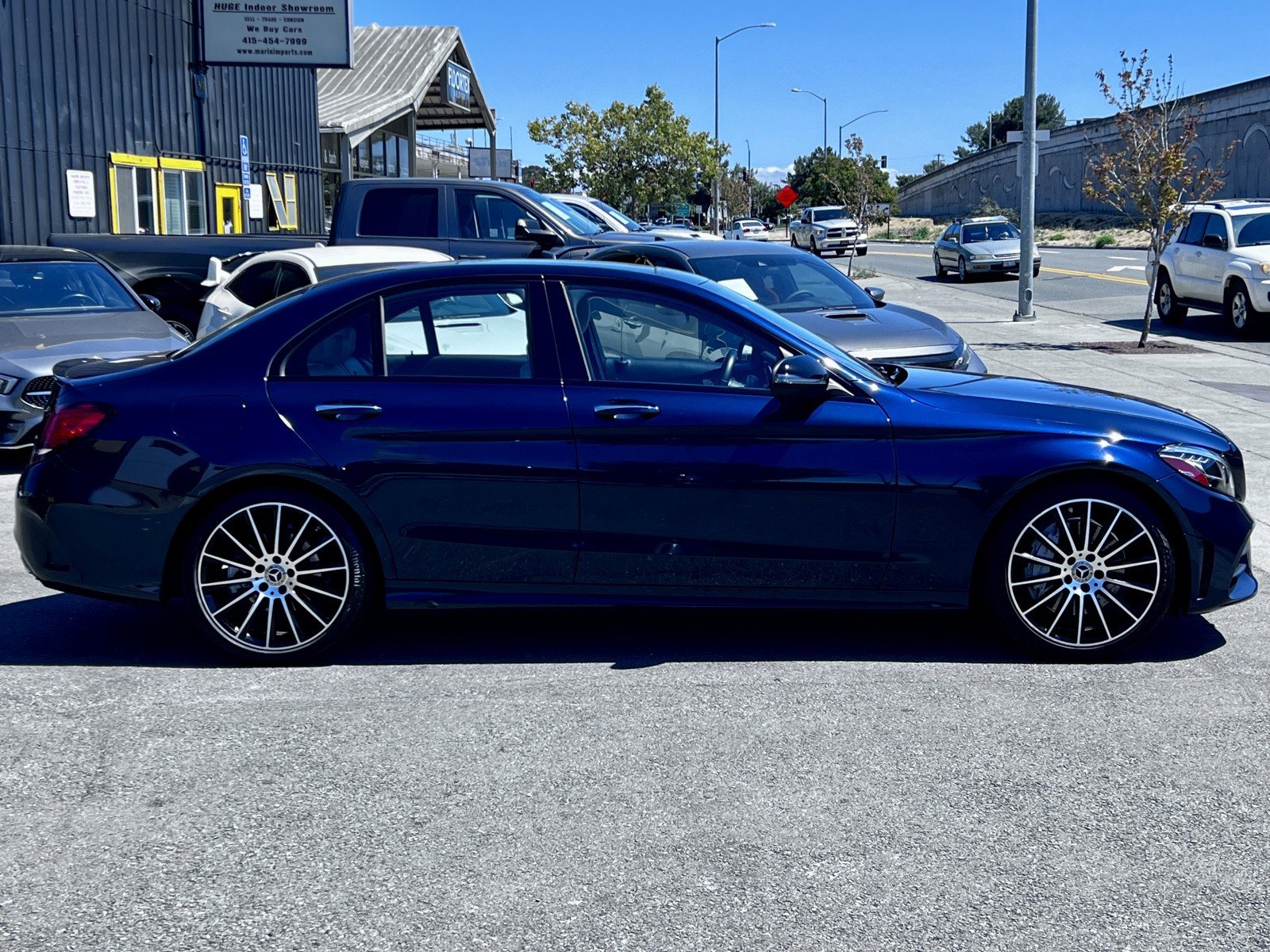 Used 2020 Mercedes-Benz C 300 Sedan w/ AMG Line image 4