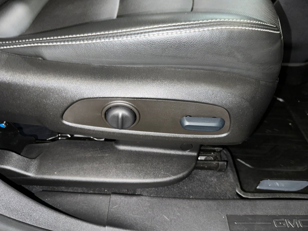 Certified 2023 GMC Terrain SLT w/ LPO, Floor Liner Package image 34