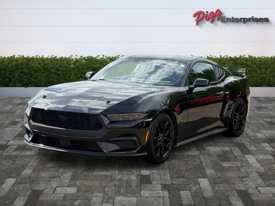 Used 2024 Ford Mustang Coupe RWD image 5
