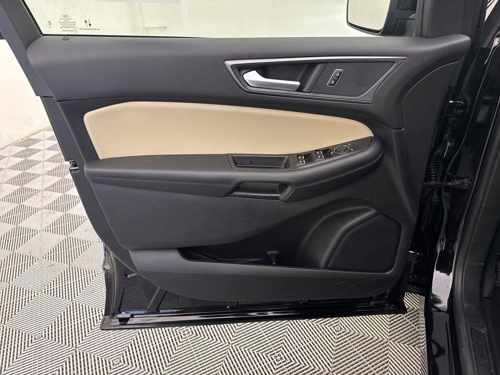 New 2024 Ford Edge SE w/ Black Appearance Package image 20