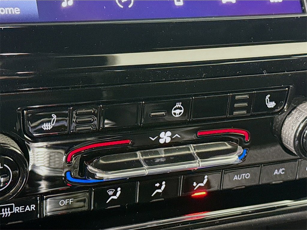 New 2025 Jeep Grand Cherokee Altitude image 22