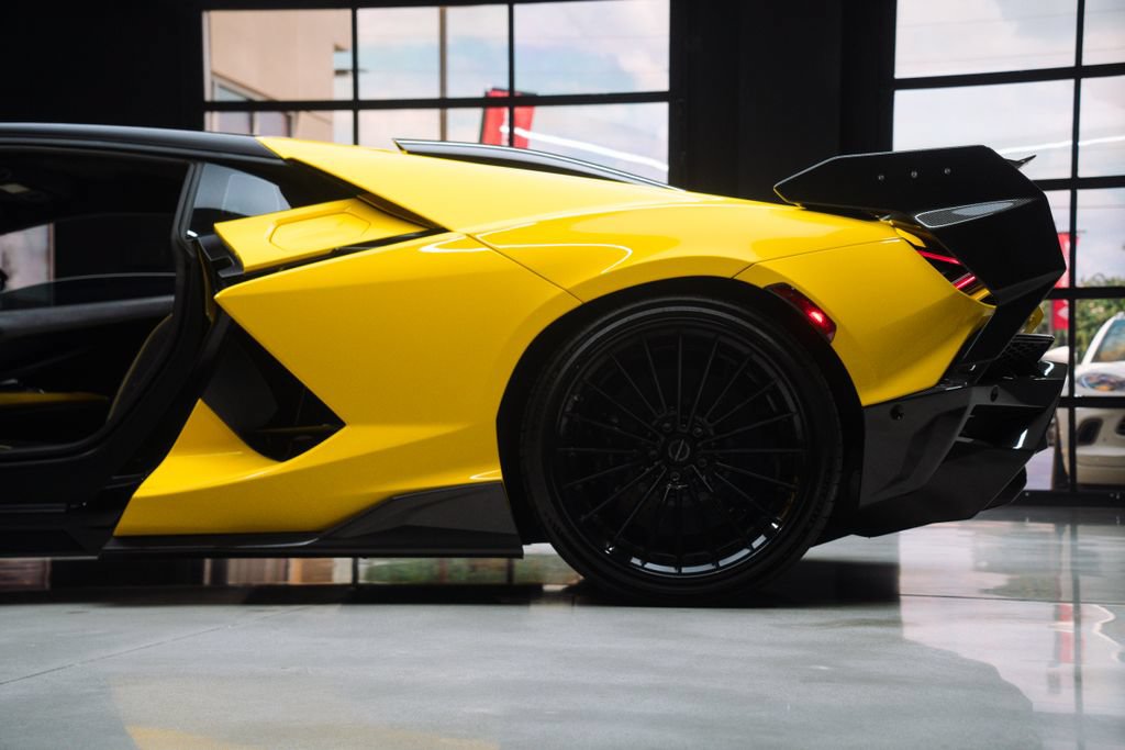 Used 2024 Lamborghini Revuelto AWD/4WD image 56