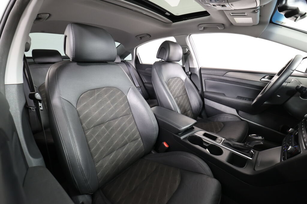 Used 2016 Hyundai Sonata Sport w/ Option Group 1V FWD image 24