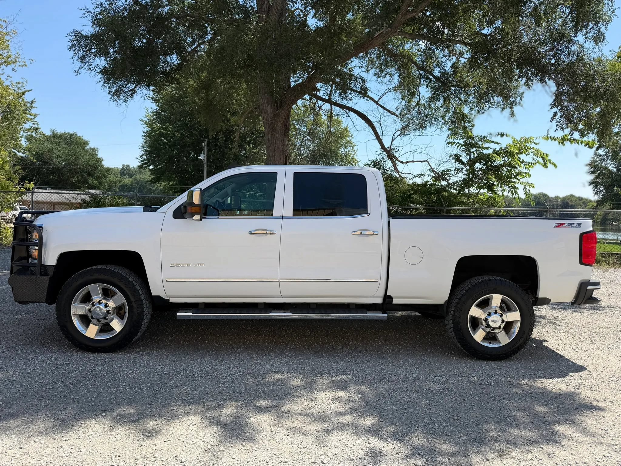 Used 2017 Chevrolet Silverado 2500 LTZ w/ Vortec Plus Package AWD/4WD image 8