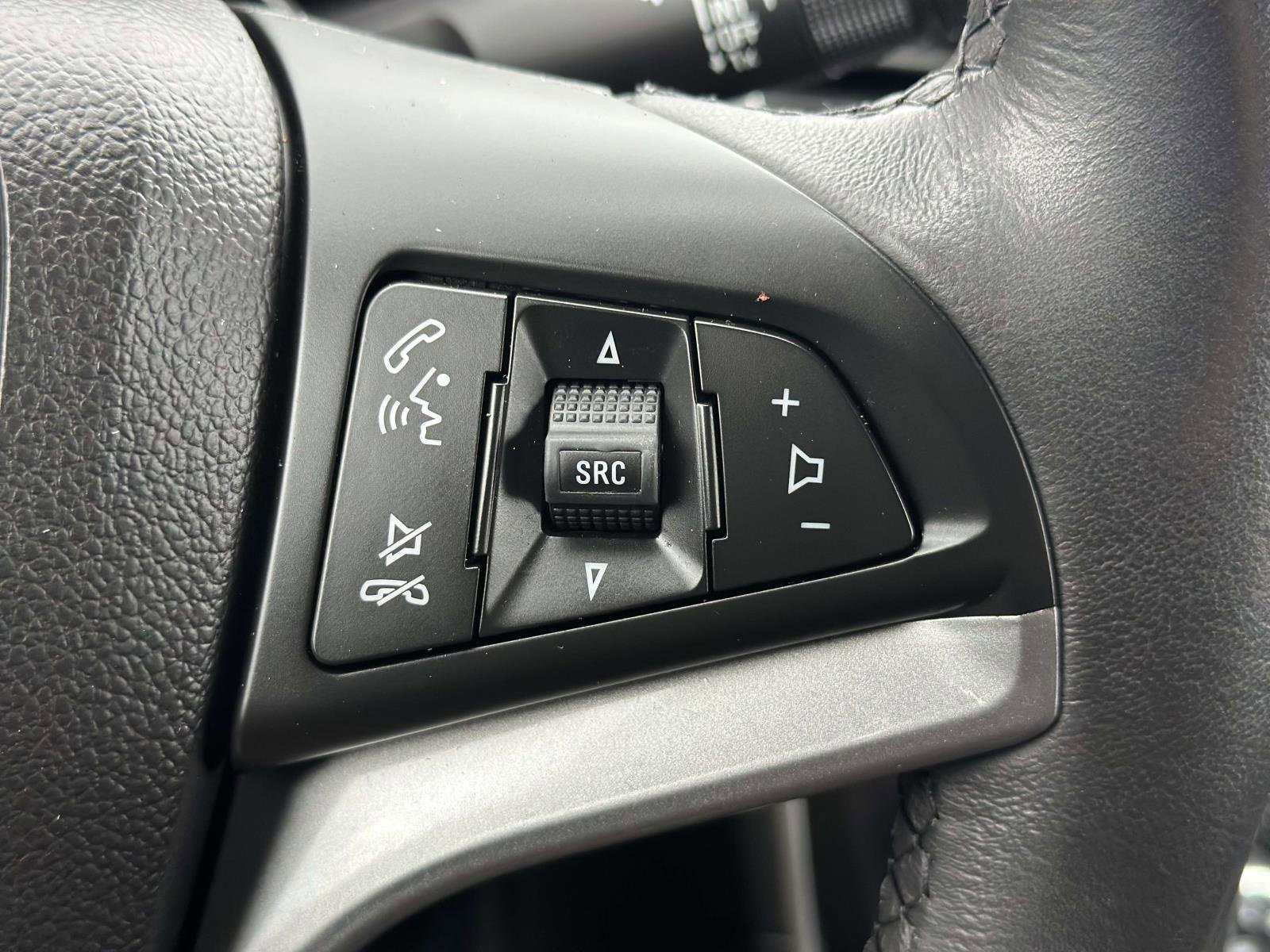 Certified 2022 Chevrolet Trax LT w/ LT Convenience Package image 15