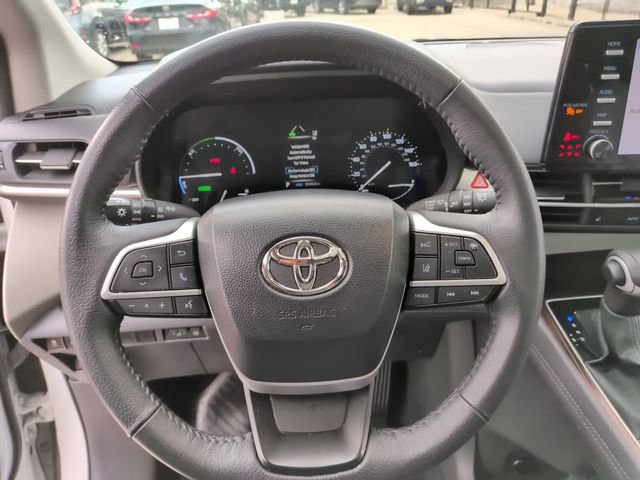 Certified 2023 Toyota Sienna XLE FWD image 22