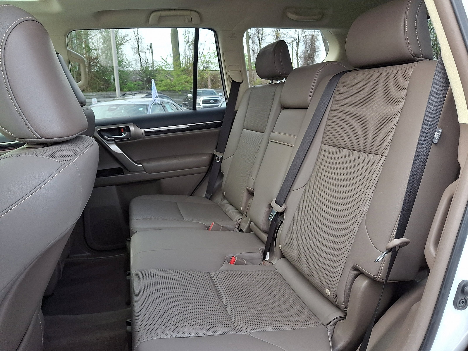 Used 2018 Lexus GX 460 w/ Navigation Package AWD/4WD image 9