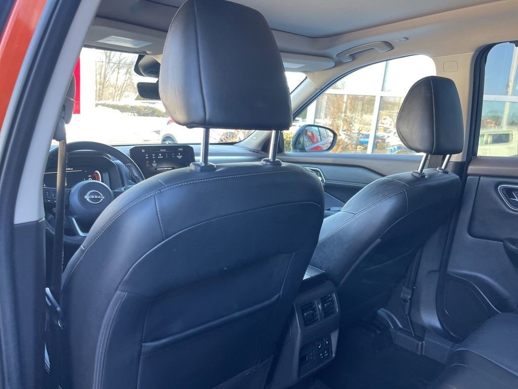 Certified 2022 Nissan Rogue Platinum w/ Head-Up Display Package image 19