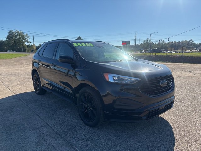 Used 2022 Ford Edge SE w/ Black Appearance Package image 2