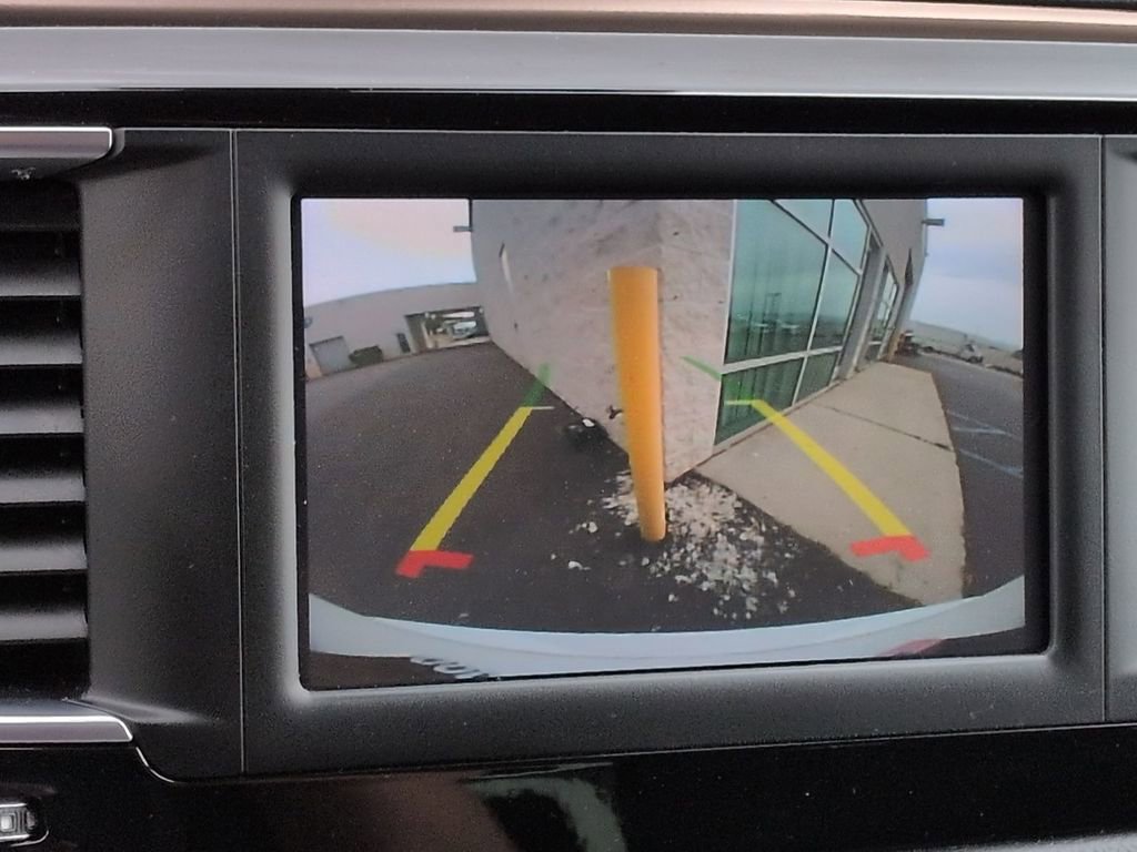 Used 2023 Chrysler Voyager LX image 25