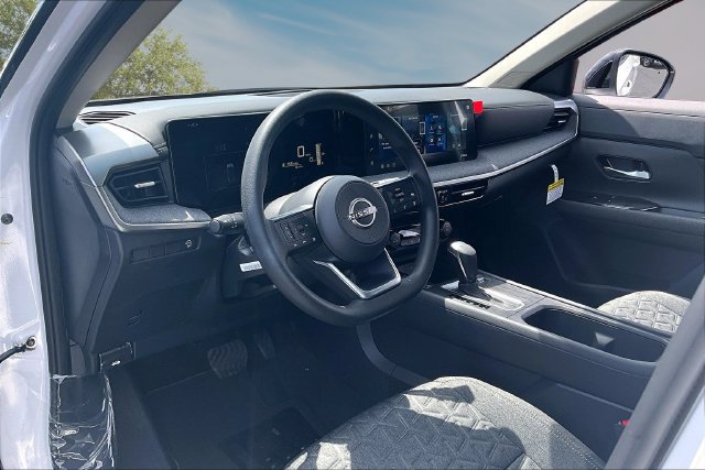 New 2026 Nissan Kicks SV w/ Cold Weather Package FWD image 7