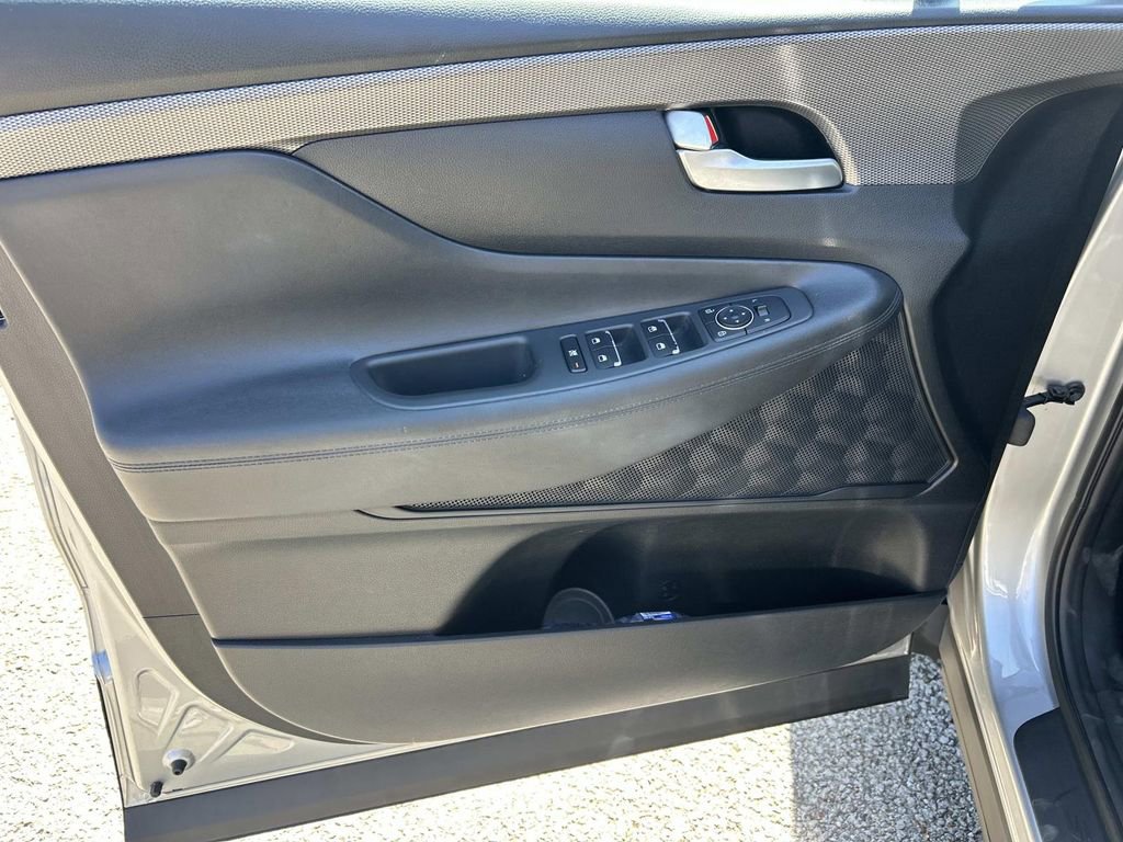 Used 2020 Hyundai Santa Fe SE FWD image 15
