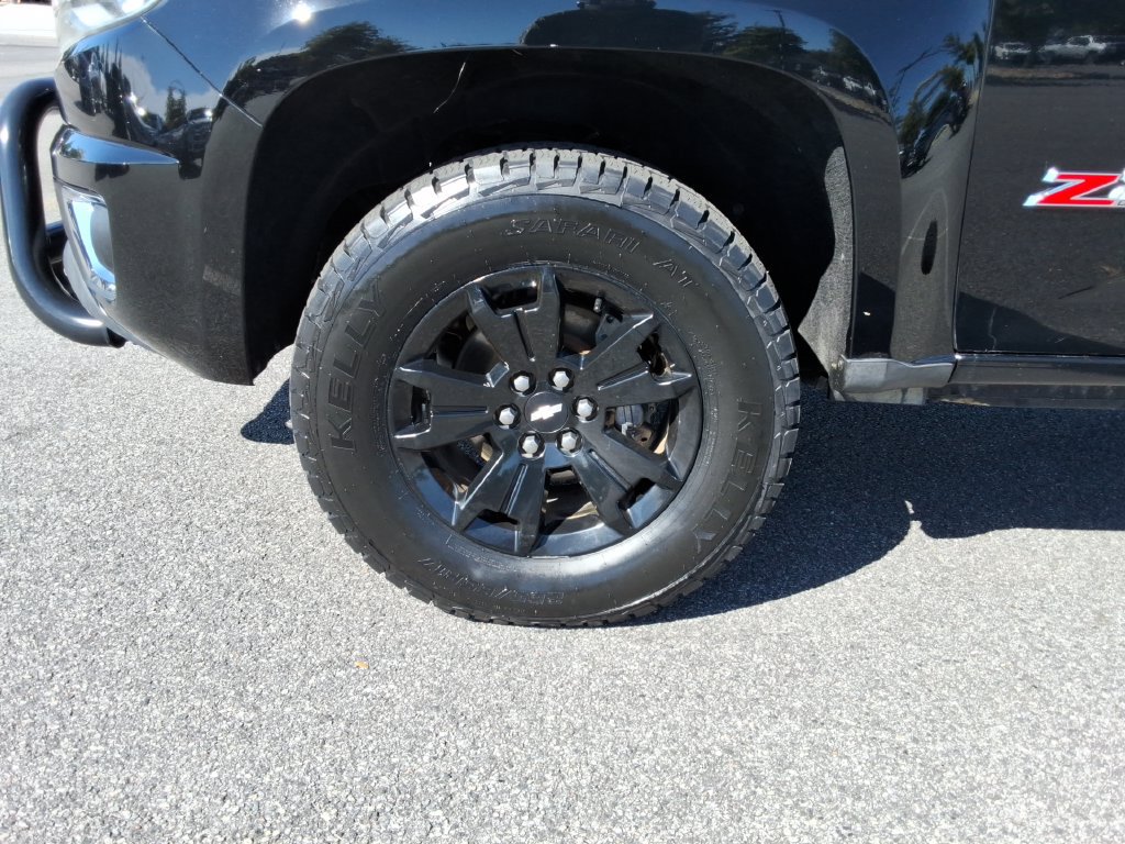 Certified 2019 Chevrolet Colorado Z71 w/ Z71 Midnight Edition AWD/4WD image 9