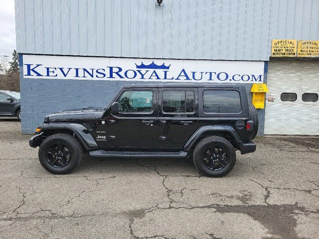 Used 2023 Jeep Wrangler Unlimited Sahara w/ Cold Weather Group image 1