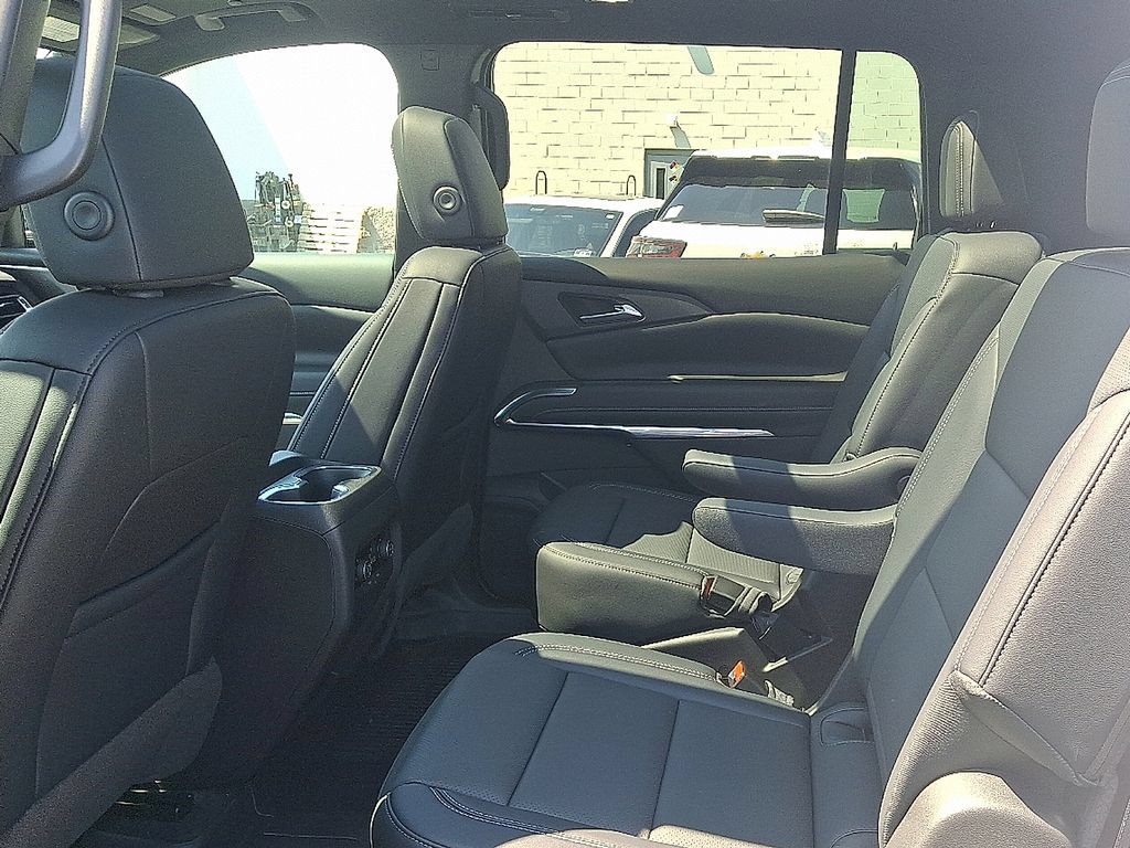 New 2027 Chevrolet Traverse LT w/ Sun and Wheel Package FWD image 6