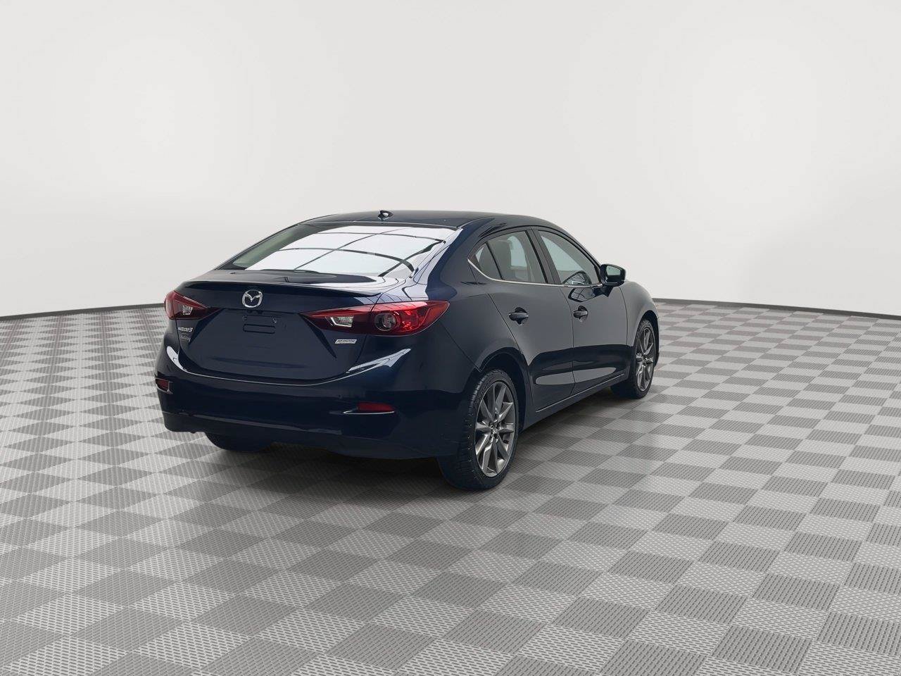 Used 2018 MAZDA MAZDA3 Touring FWD image 34