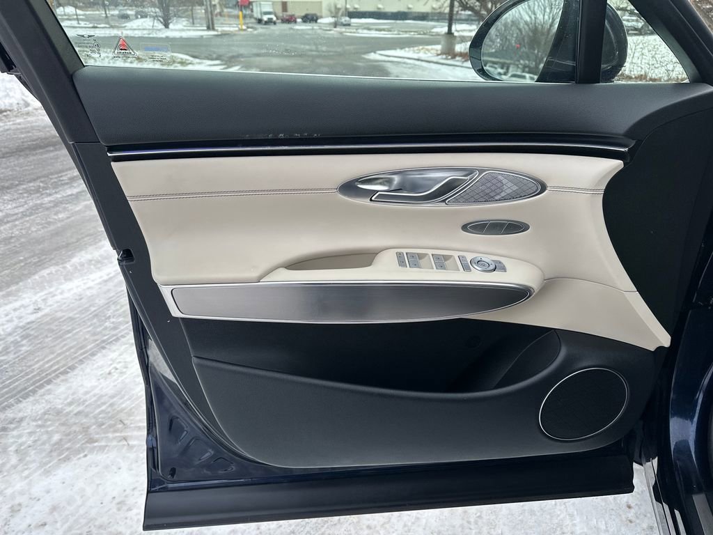 Used 2026 Genesis GV70 2.5T Select image 5