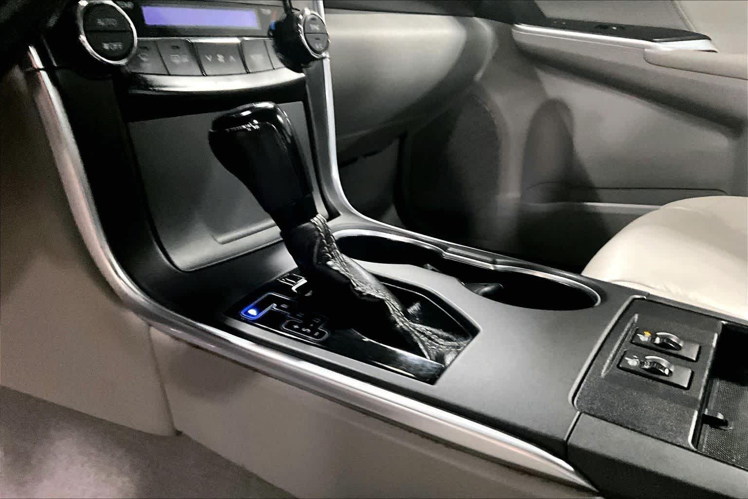 Used 2017 Toyota Camry XLE FWD image 17
