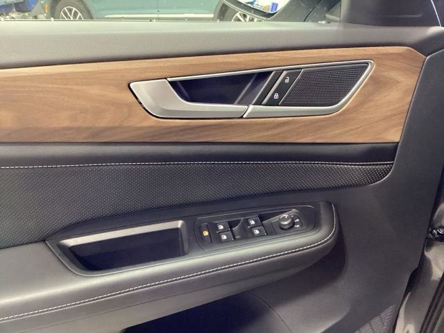 Used 2024 Volkswagen Atlas SE image 16