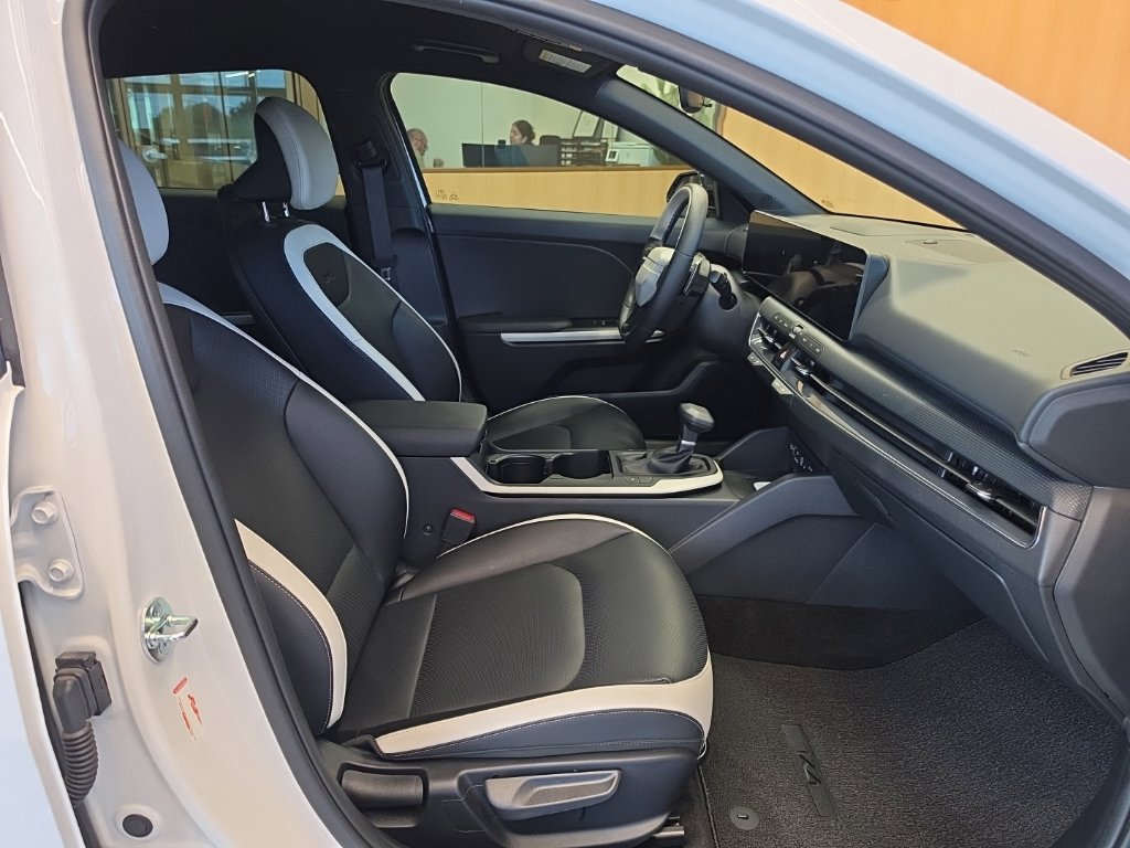 Certified 2026 Kia K4 EX FWD image 49