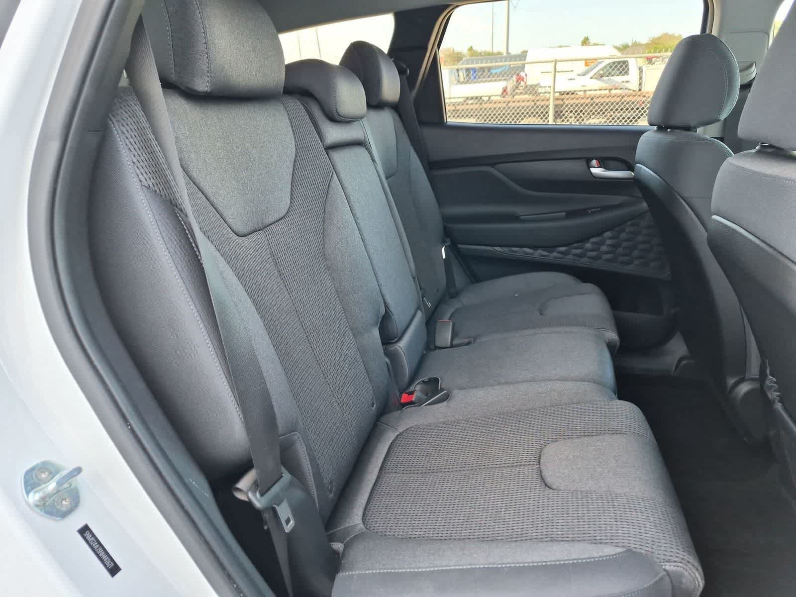 Used 2022 Hyundai Santa Fe SEL FWD image 25