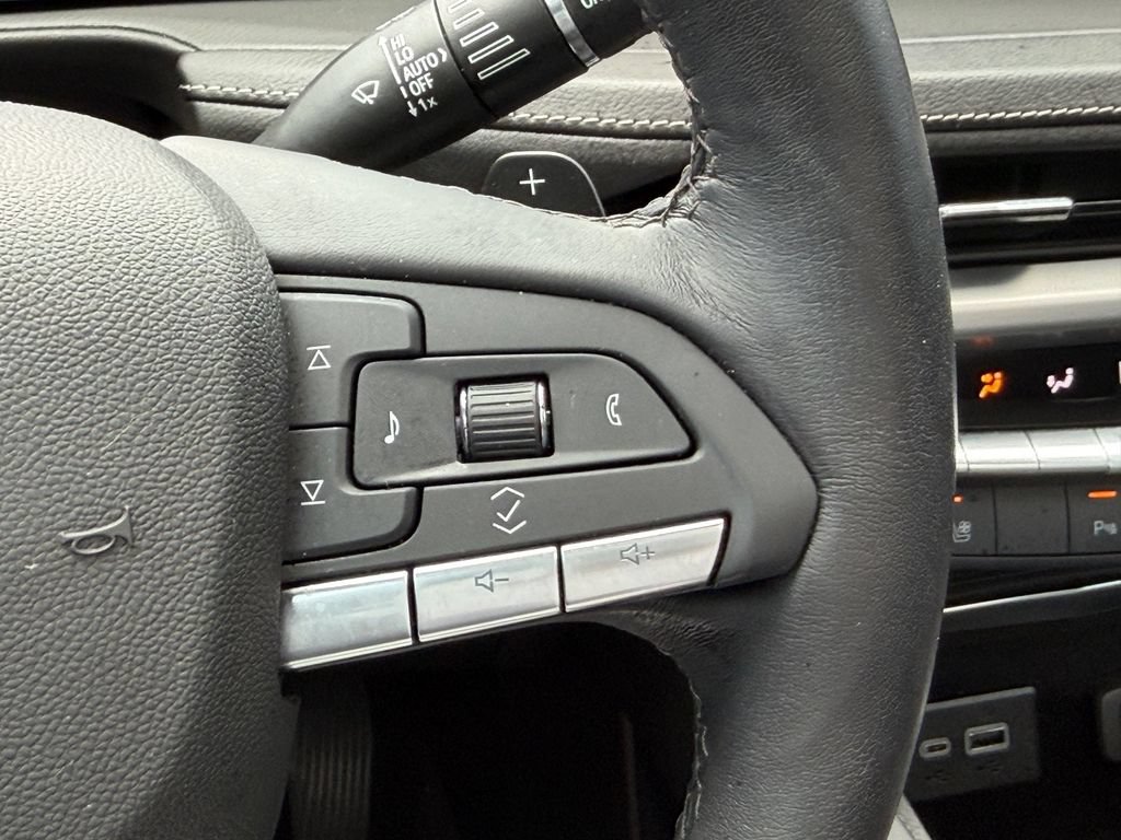 Used 2024 Cadillac XT4 Premium Luxury FWD image 31