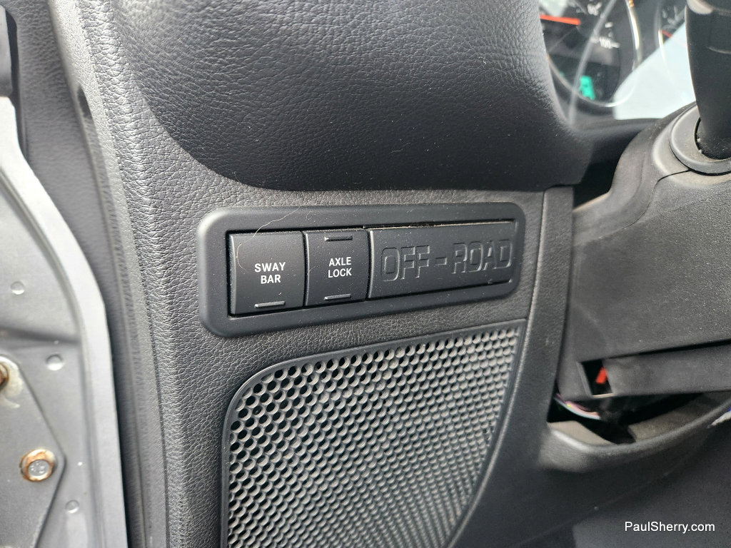 Used 2013 Jeep Wrangler Unlimited Rubicon w/ Connectivity Group image 28