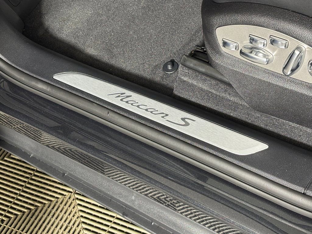 Used 2026 Porsche Macan S AWD/4WD image 17