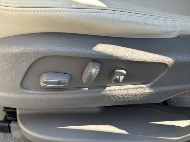 Used 2019 Cadillac XT5 Luxury w/ Advanced Security Package image 30