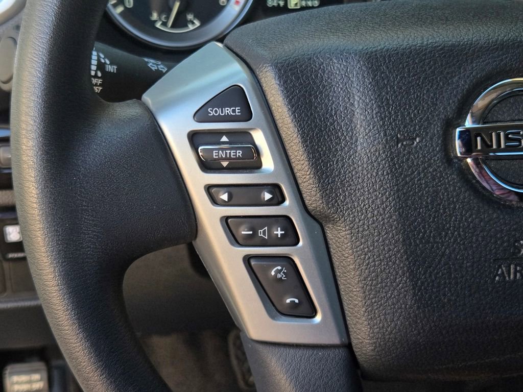 Used 2018 Nissan Titan SV image 22