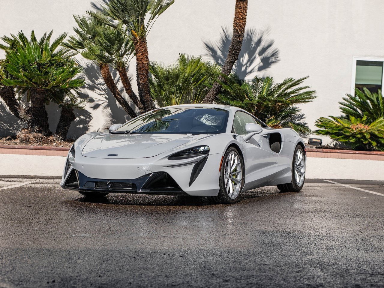 Used 2023 McLaren Artura image 26