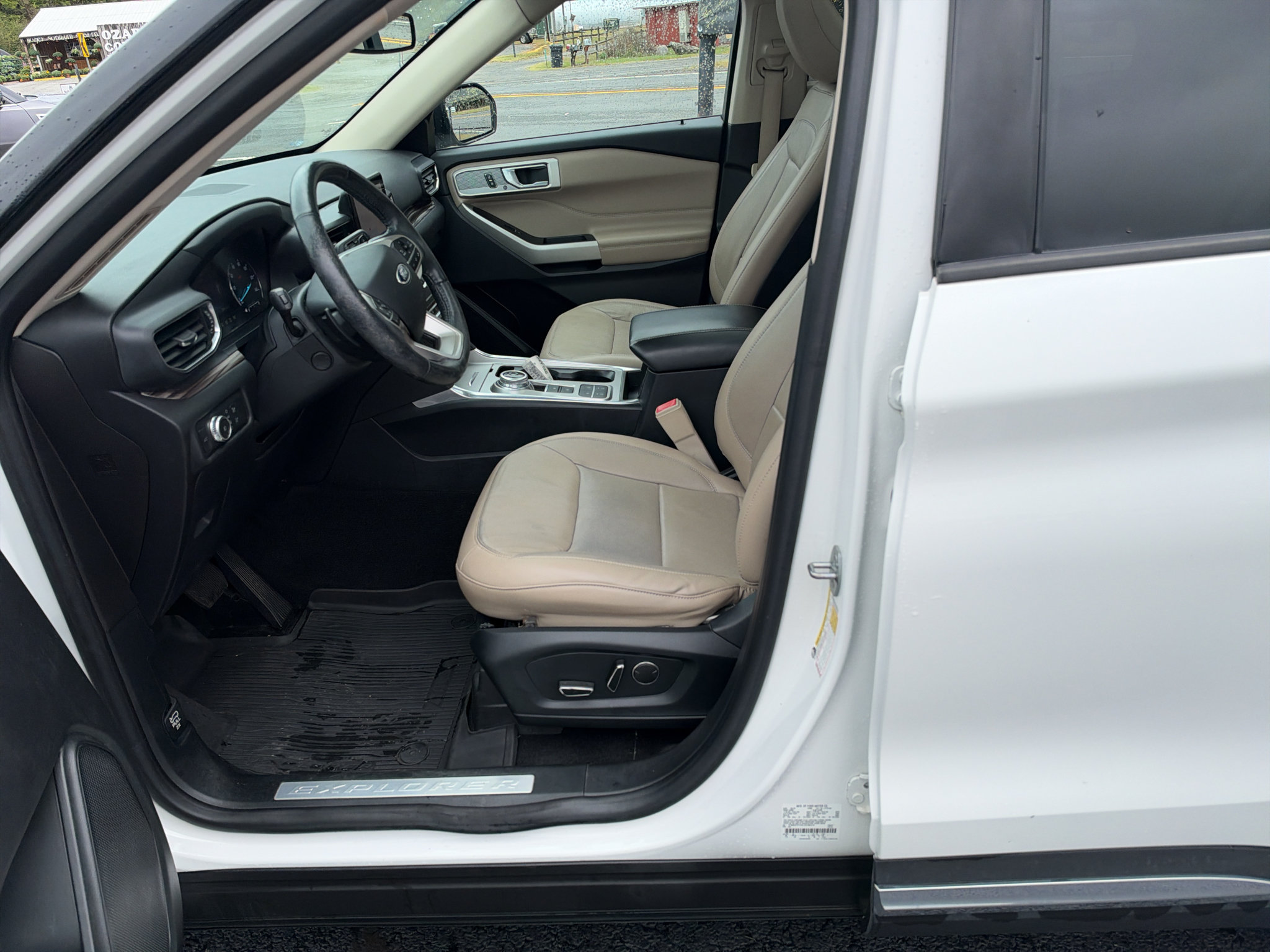 Used 2020 Ford Explorer Limited RWD image 16