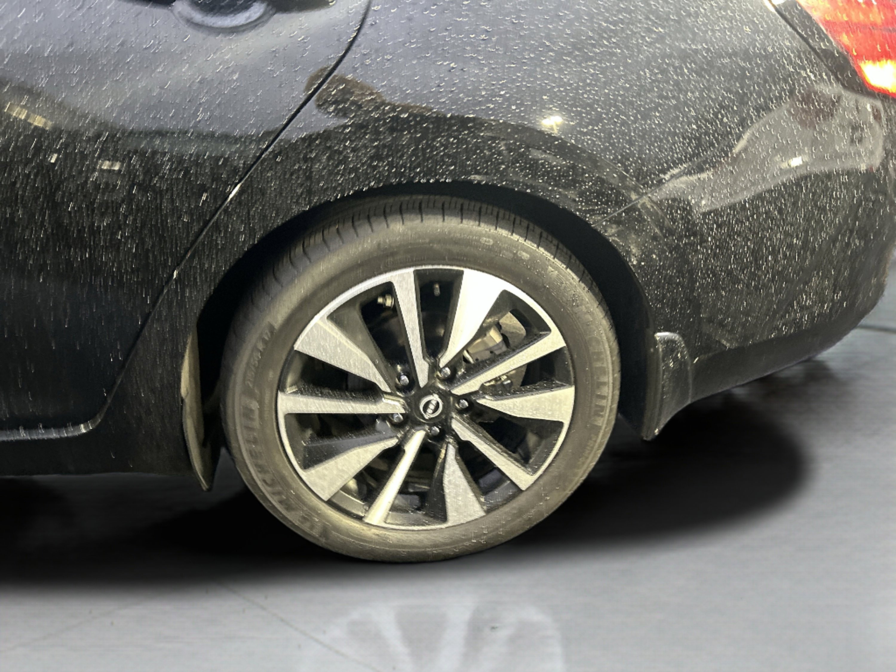 Used 2025 Nissan Sentra SV w/ SV Premium Package image 22