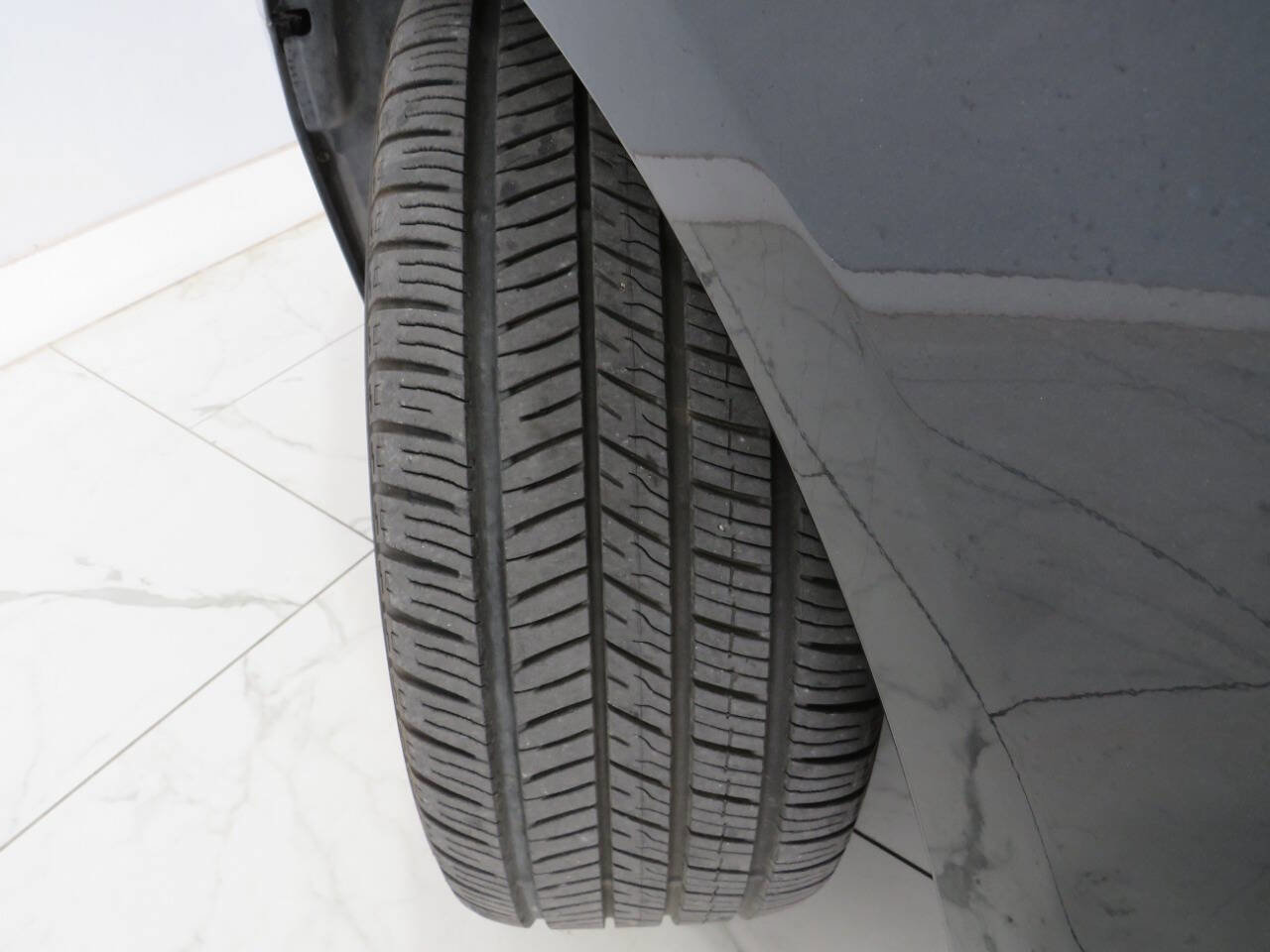 Used 2010 Lincoln MKS image 25