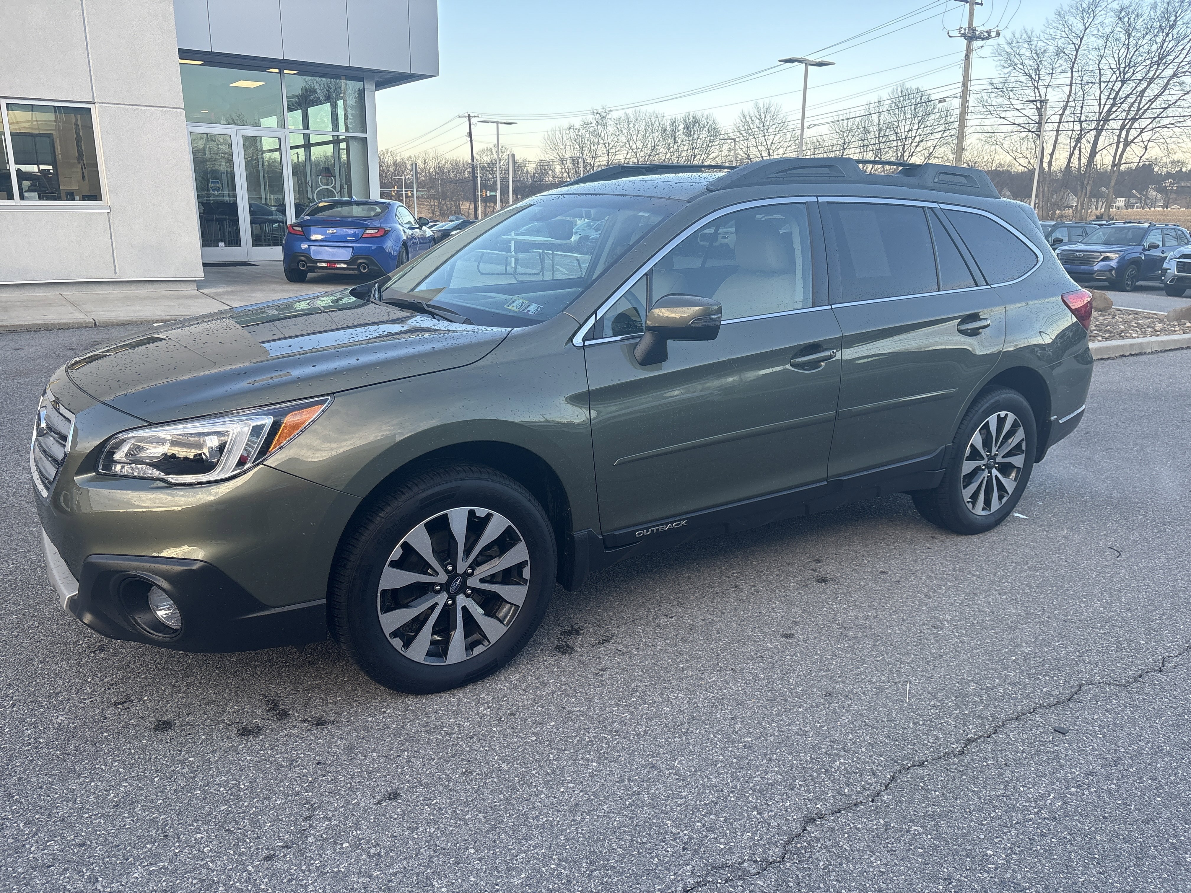 Used 2016 Subaru Outback 2.5i Limited image 3