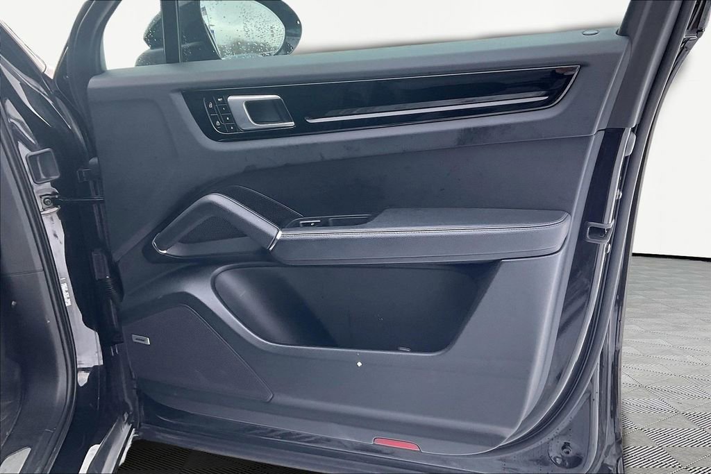 Used 2019 Porsche Cayenne image 29