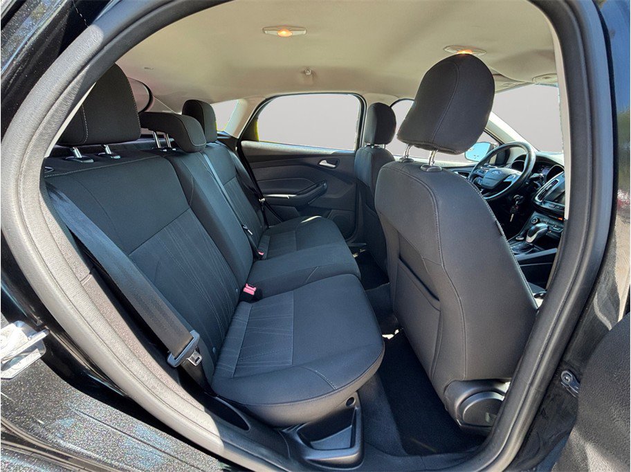 Used 2015 Ford Focus SE FWD image 29
