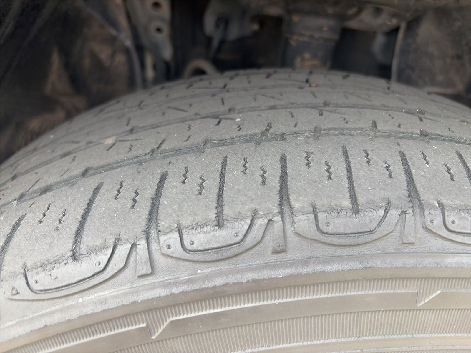 Used 2019 Toyota RAV4 XLE FWD image 11