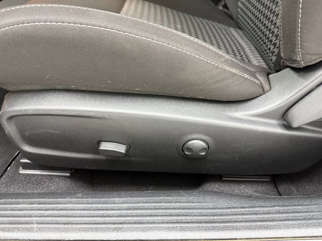 Used 2022 Dodge Challenger GT w/ Blacktop Package image 28