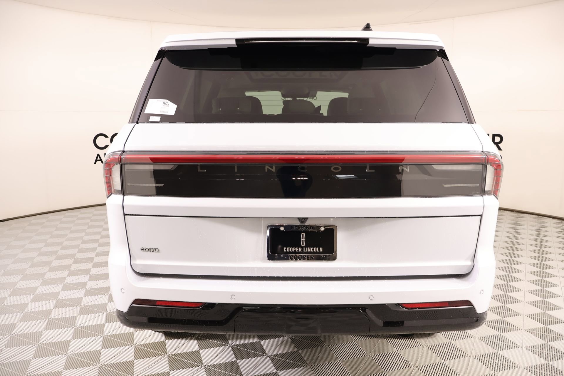 New 2026 Lincoln Navigator Reserve AWD/4WD image 24