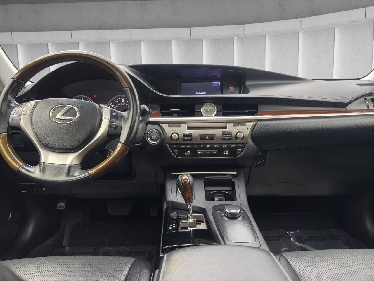 Used 2014 Lexus ES 350 w/ Premium Package FWD image 13